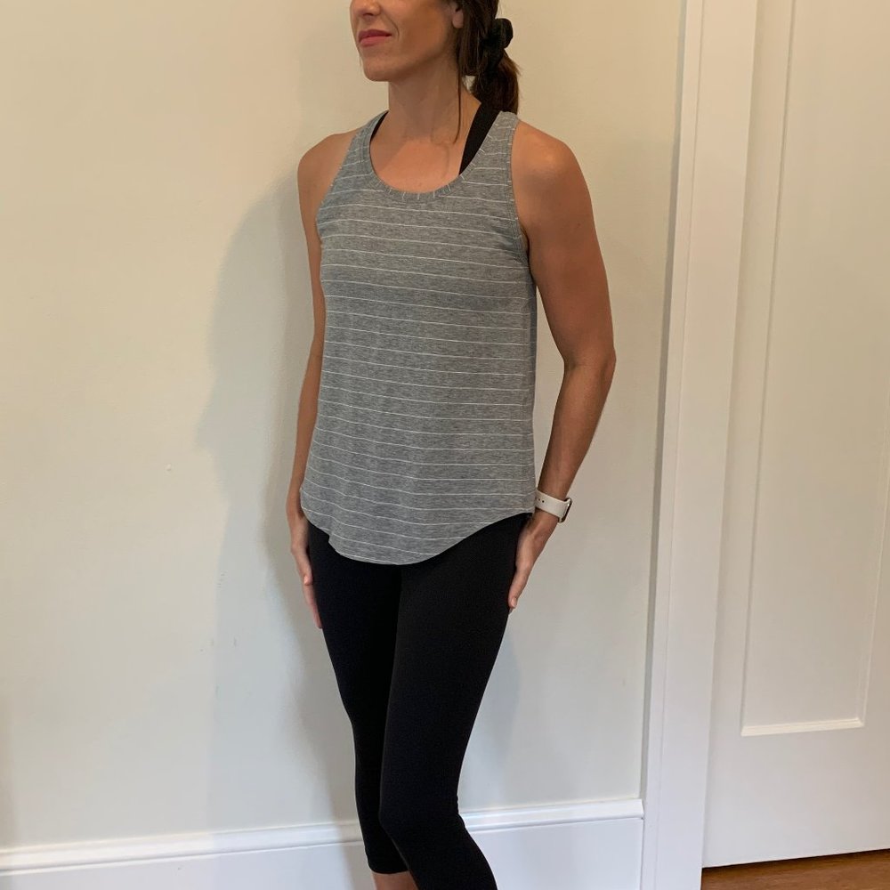 Lululemon Love Pleated Tank sz 4 Gray Stripe